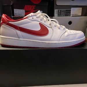 Jordan 1 low og varsity red 100% official authentic